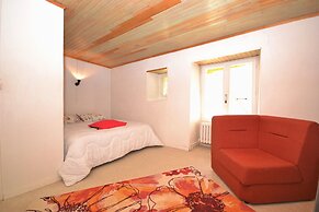 Cosy House With Private Pool Near Valence