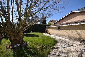Cosy House With Private Pool Near Valence