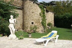 Cosy House With Private Pool Near Valence