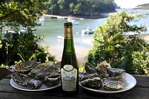Breton Escape in Querrien