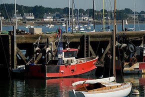 Breton Escape in Querrien
