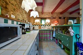 Breton Escape in Querrien