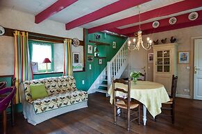 Breton Escape in Querrien