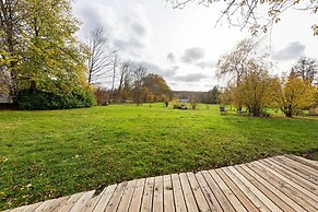 Mountain Stay Near Canal