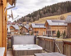 Lovely Chalet With Whirlpool