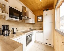 Lovely Chalet With Whirlpool