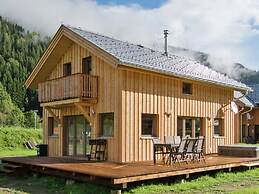 Lovely Chalet With Whirlpool