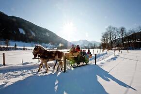 Lovely Chalet With Whirlpool