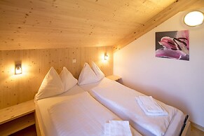 Lovely Chalet With Whirlpool