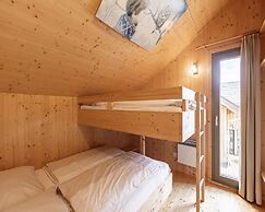 Lovely Chalet With Whirlpool