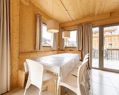 Lovely Chalet With Whirlpool
