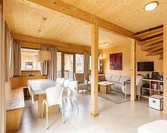 Lovely Chalet With Whirlpool