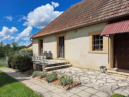 Comfortable Holiday Home With Spacious Garden