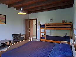 Comfortable Holiday Home With Spacious Garden
