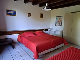 Comfortable Holiday Home With Spacious Garden