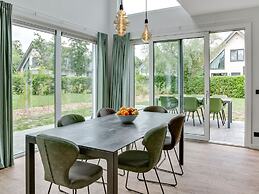 Bungalow in Texel Near National Park Dunes