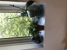 2 bedroom Apartment  Heathrow Airport