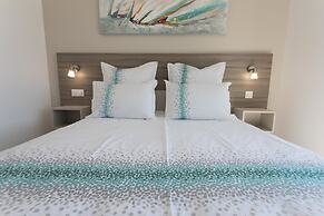 Luxury Villa With Private Pool in Cesseras