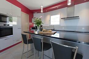 Luxury Villa With Private Pool in Cesseras