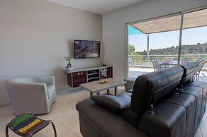Luxury Villa With Private Pool in Cesseras