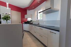Luxury Villa With Private Pool in Cesseras