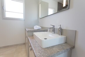 Luxury Villa With Private Pool in Cesseras