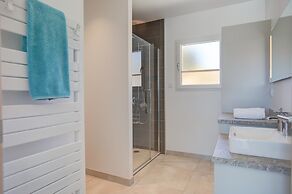 Luxury Villa With Private Pool in Cesseras