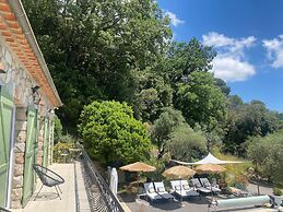 Villa in Grasse With Private Pool
