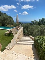 Villa in Grasse With Private Pool