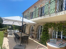 Villa in Grasse With Private Pool