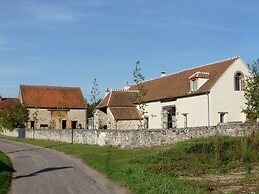 Luxurious Farmhouse in Braize