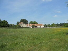 Luxurious Farmhouse in Braize
