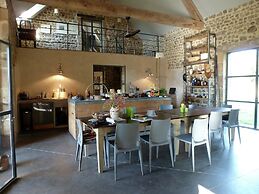 Luxurious Farmhouse in Braize
