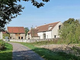 Luxurious Farmhouse in Braize