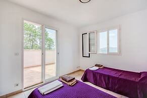 Villa in Le Muy With Private Pool & Forest