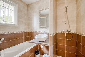 Villa in Le Muy With Private Pool & Forest