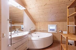 Lovely Chalet With Sauna