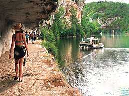 Dordogne Poolside Escape