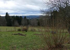 Peaceful Getaway in Teilhet