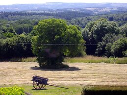 Peaceful Getaway in Teilhet