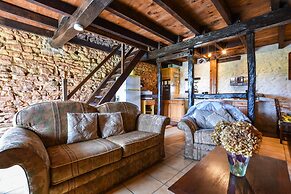 Peaceful Getaway in Teilhet