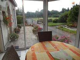 Peaceful Forest Stay in Pedernec