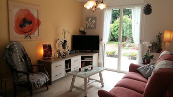 Peaceful Forest Stay in Pedernec