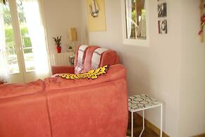 Peaceful Forest Stay in Pedernec