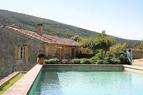 Holiday Home in Lacoste With Pool