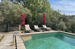 Holiday Home in Lacoste With Pool