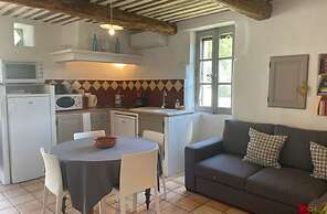 Holiday Home in Lacoste With Pool