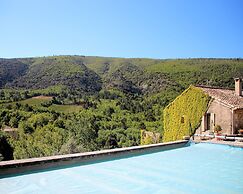 Holiday Home in Lacoste With Pool