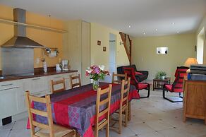 Peaceful Stay Near Lake