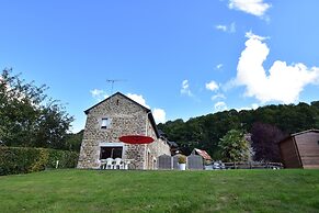 Peaceful Stay Near Lake